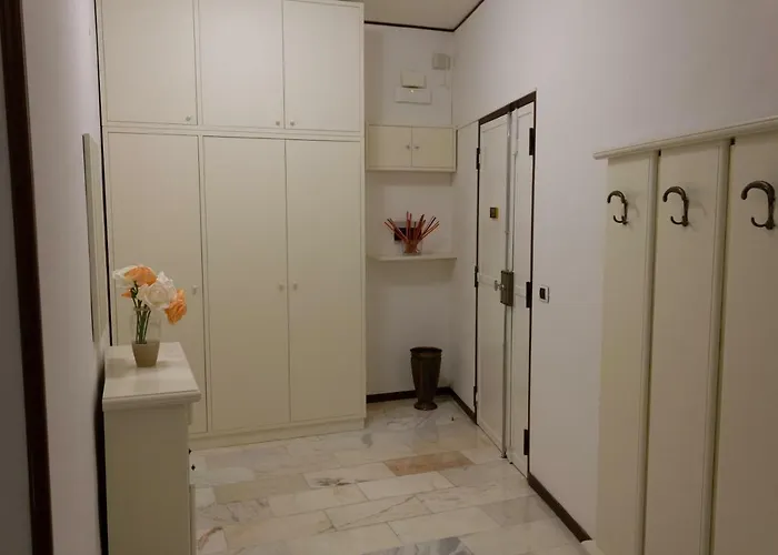 Holiday home Flower's *